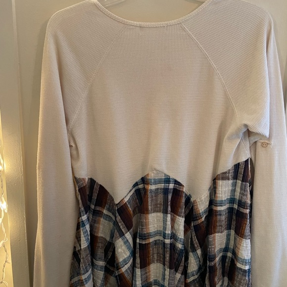 Altar’d State Top - Picture 4 of 4